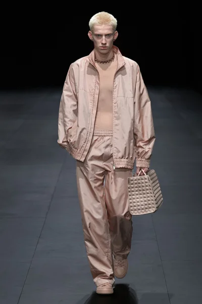 Look 24